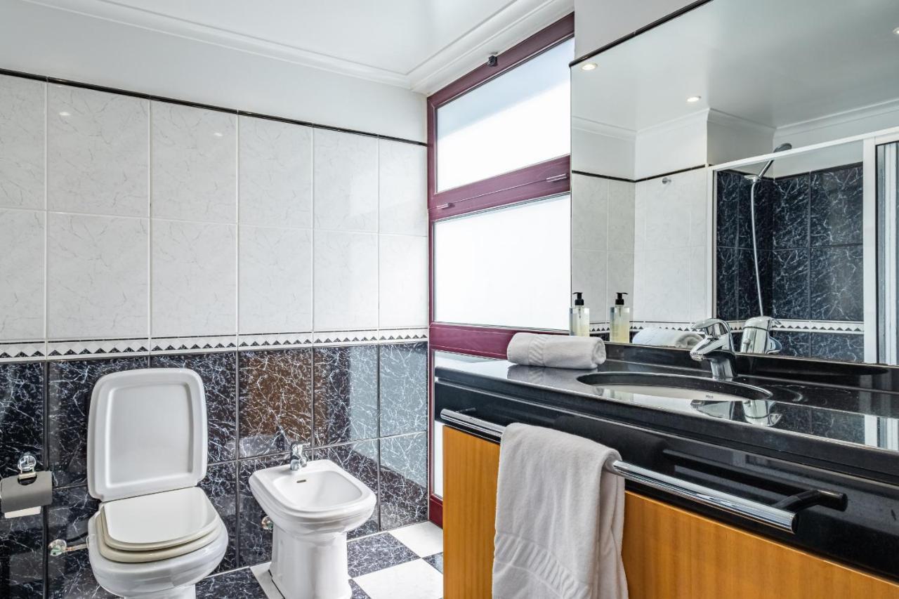 Ample Villa With Pool And Gorgeous Ocean View Funchal  Eksteriør billede